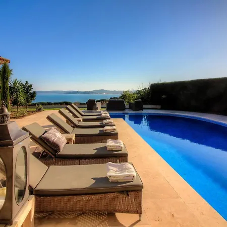 Sainte-maxime Sleeps 11 Pool Air Con Sainte-Maxime